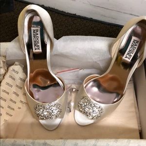 Badgley Mischka Seneca Ivory Satin